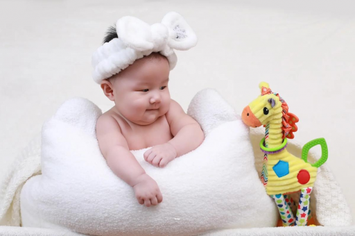 湖北宝宝几个月翻身 湖北宝宝几个月翻身